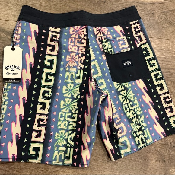 Quicksilver Board shorts Size 30 NWT - Picture 4 of 6